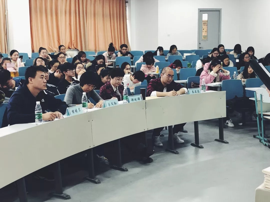 20181128午夜影院
举办第一届“博采杯”英语配音大赛.webp.jpg